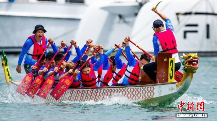 广州猎德龙舟队在奥克兰海上盛事一举夺冠，混