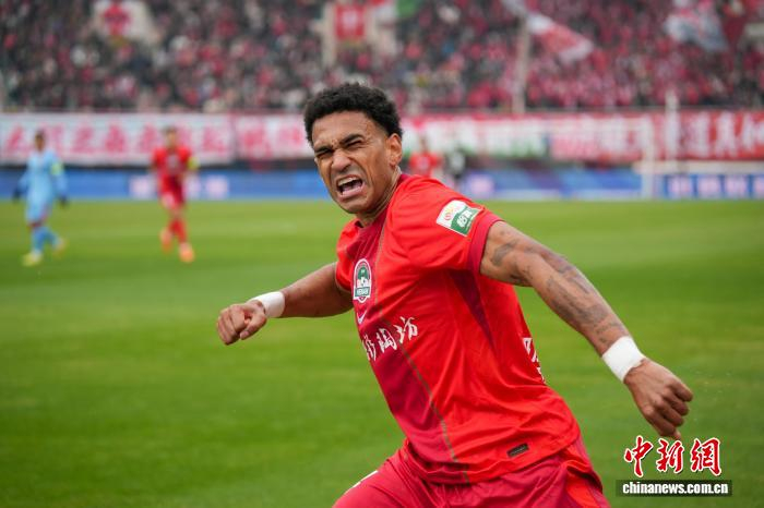 河南彩陶坊2-1力克云南玉昆 范晓恒镜头下的绿茵