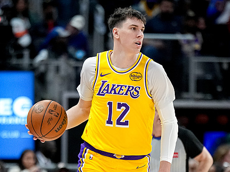 湖人关键球引爆九连胜 52胜目标近在咫尺