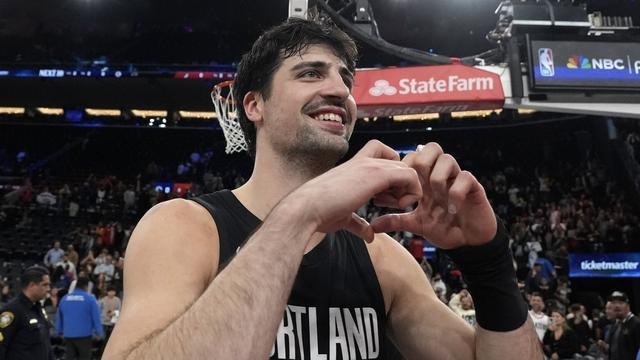 德尼·阿夫迪亚客场爆发率队取胜 犹太球迷助威