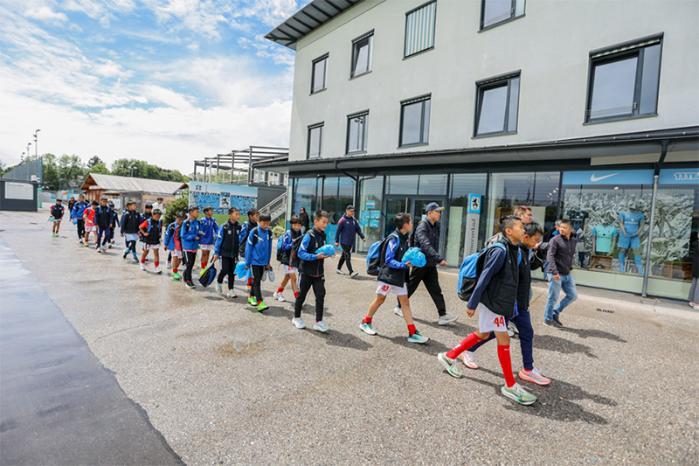 贵州足球少年圆梦欧洲杯 比亚迪助力中国青少年