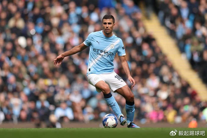 皇马瞄准曼城中场罗德里 今夏转会或由球员决定