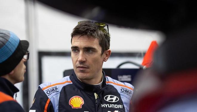 布克格林冲突引爆附加赛 绿色浪潮掀翻勇士王朝