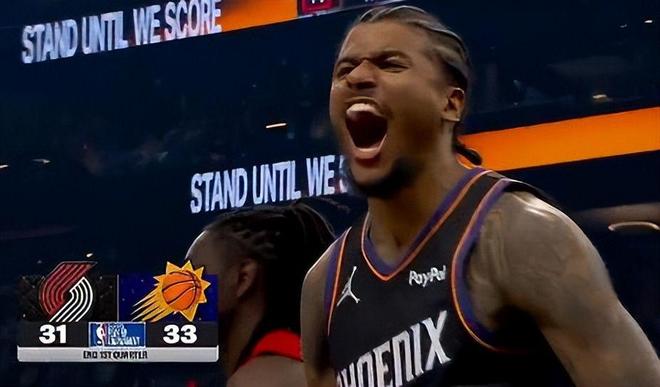 布克格林冲突引爆附加赛 绿色浪潮掀翻勇士王朝